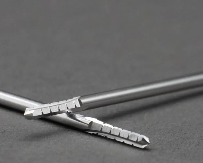 Foto di frese chirurgiche usate per l'intervento all'alluce valgo.