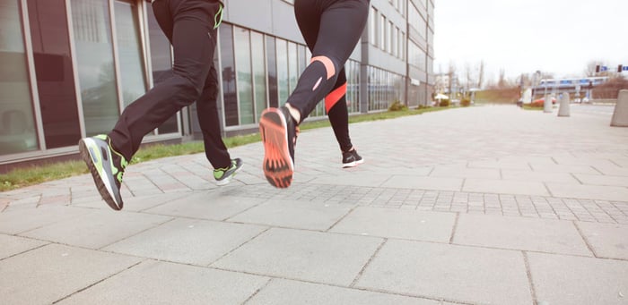 Foto di due runner durante la corsa.