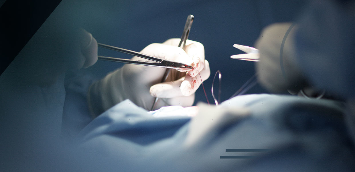 operazione-chirurgica-dettaglio-del-taglio-min